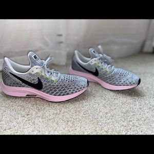 Nike Wmns Air Zoom Pegasus 35